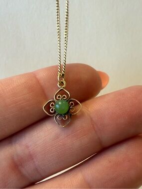 Vintage 1978 Atistry 12k Gold Filled Genuine Mandarin Jade Pendant Necklace.